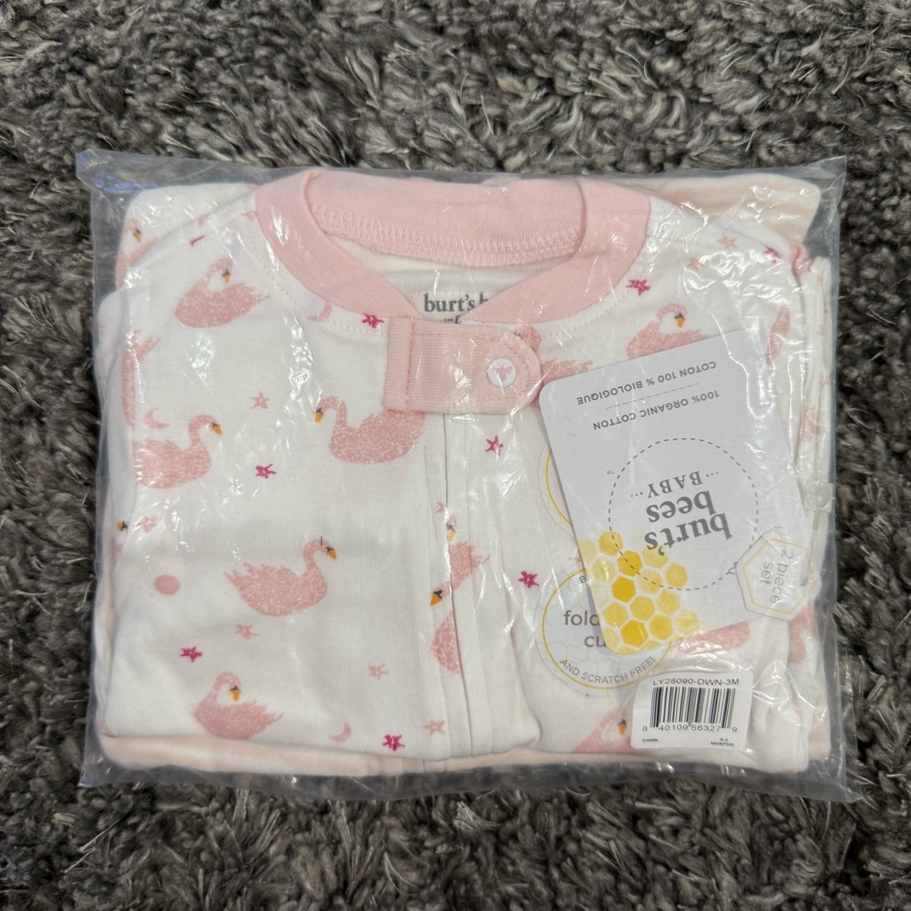 Burt's Bees Baby 2pk Graceful Swan Sleep N' Play 
 in Pink, Size 0-3 Months - Picture 2 of 4